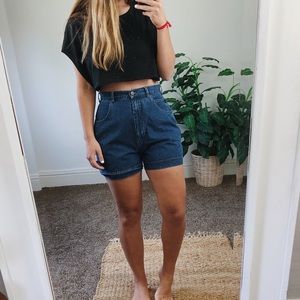 Vintage • 90s Woolrich High Waisted Shorts